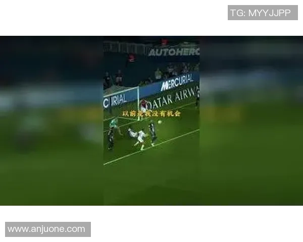 足球连载：从绿茵场的传奇到球迷心中的热血故事